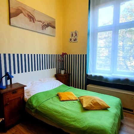 The Apartment In Strict City Center. Self Check-In Краків Екстер'єр фото