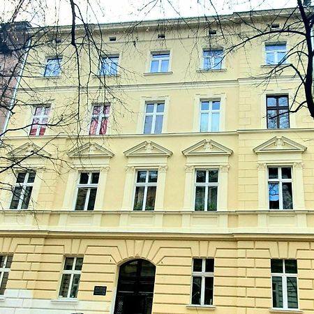 The Apartment In Strict City Center. Self Check-In Краків Екстер'єр фото