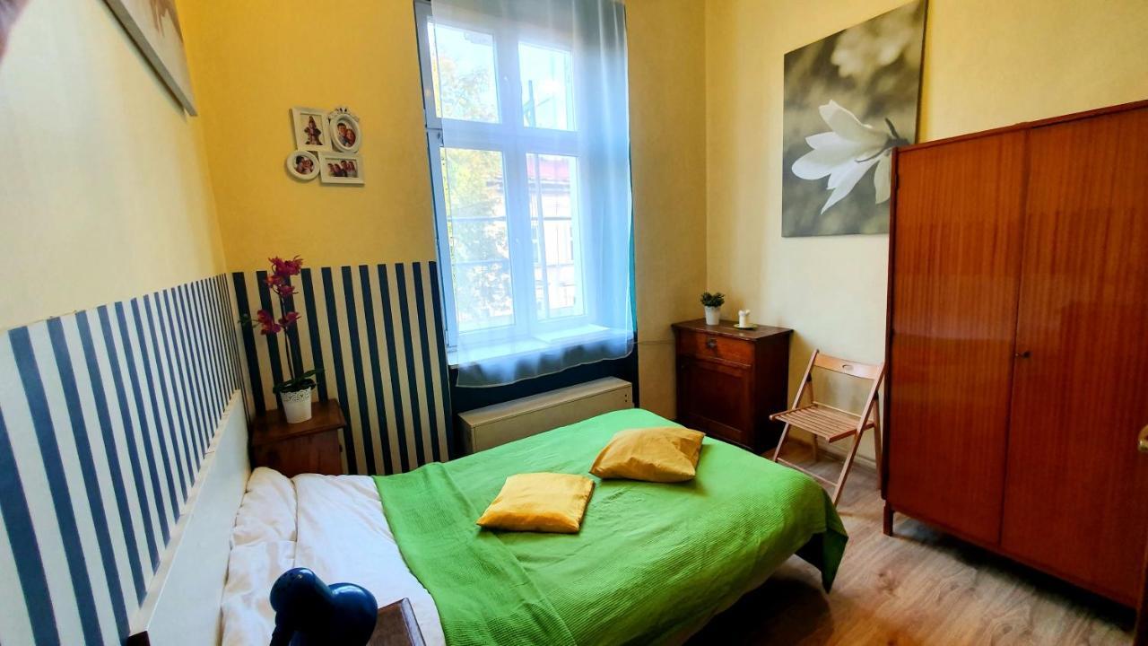 The Apartment In Strict City Center. Self Check-In Краків Екстер'єр фото